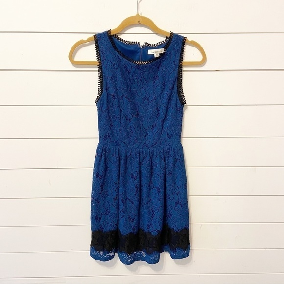 Francesca’s | Blue Fit and Flare Lace Mini Dress Size XS - Picture 1 of 13